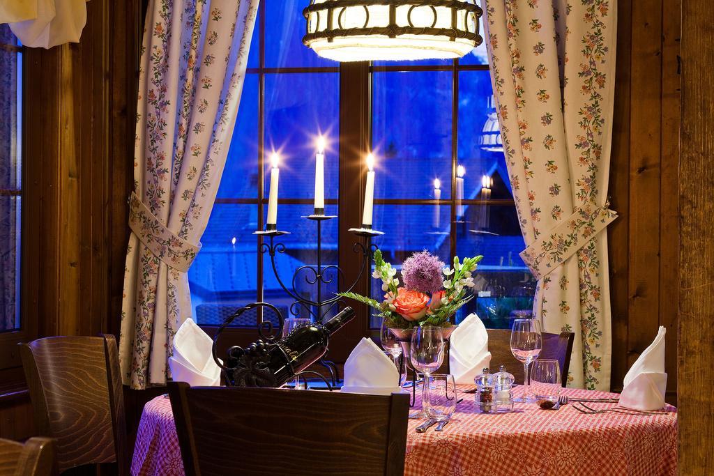 Hotel Aux Mille Etoiles Salvan Экстерьер фото