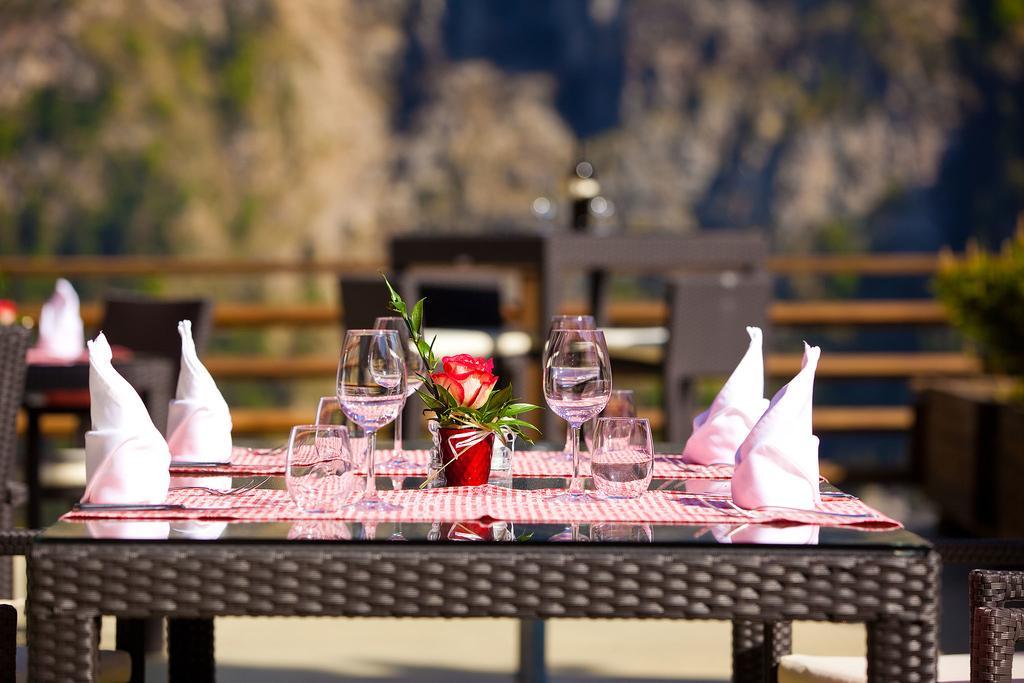 Hotel Aux Mille Etoiles Salvan Экстерьер фото