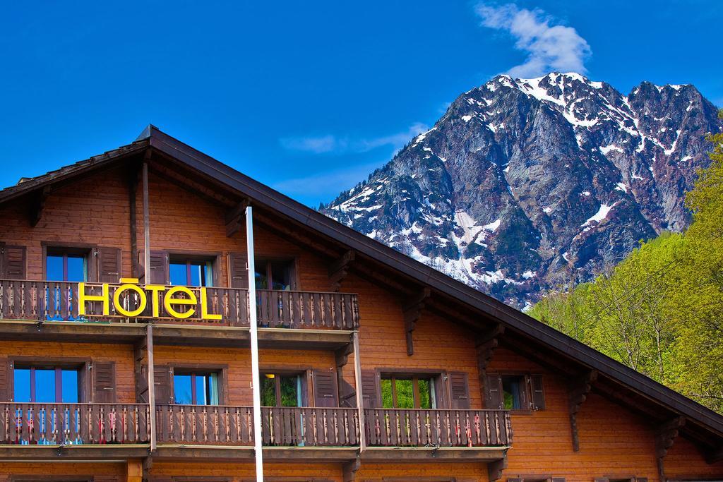 Hotel Aux Mille Etoiles Salvan Экстерьер фото