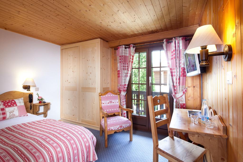 Hotel Aux Mille Etoiles Salvan Экстерьер фото