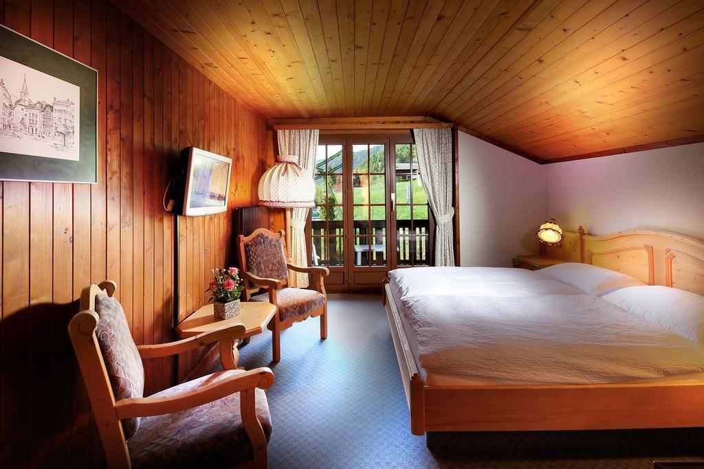 Hotel Aux Mille Etoiles Salvan Экстерьер фото
