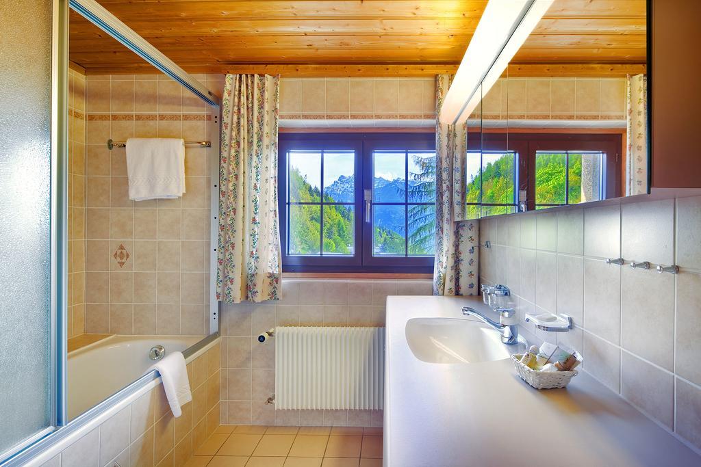 Hotel Aux Mille Etoiles Salvan Экстерьер фото