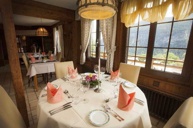 Hotel Aux Mille Etoiles Salvan Экстерьер фото