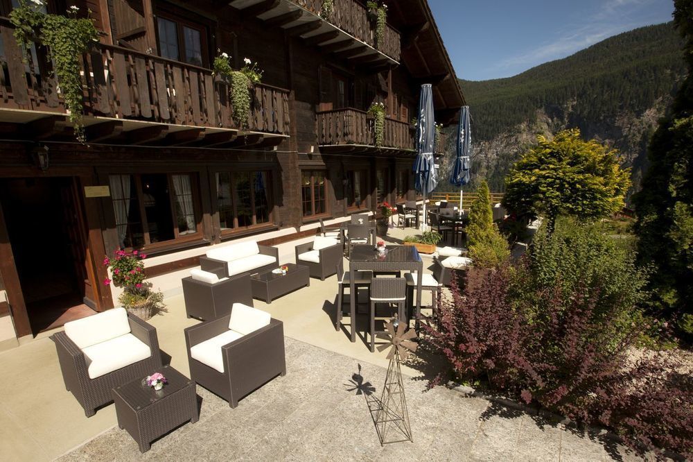 Hotel Aux Mille Etoiles Salvan Экстерьер фото