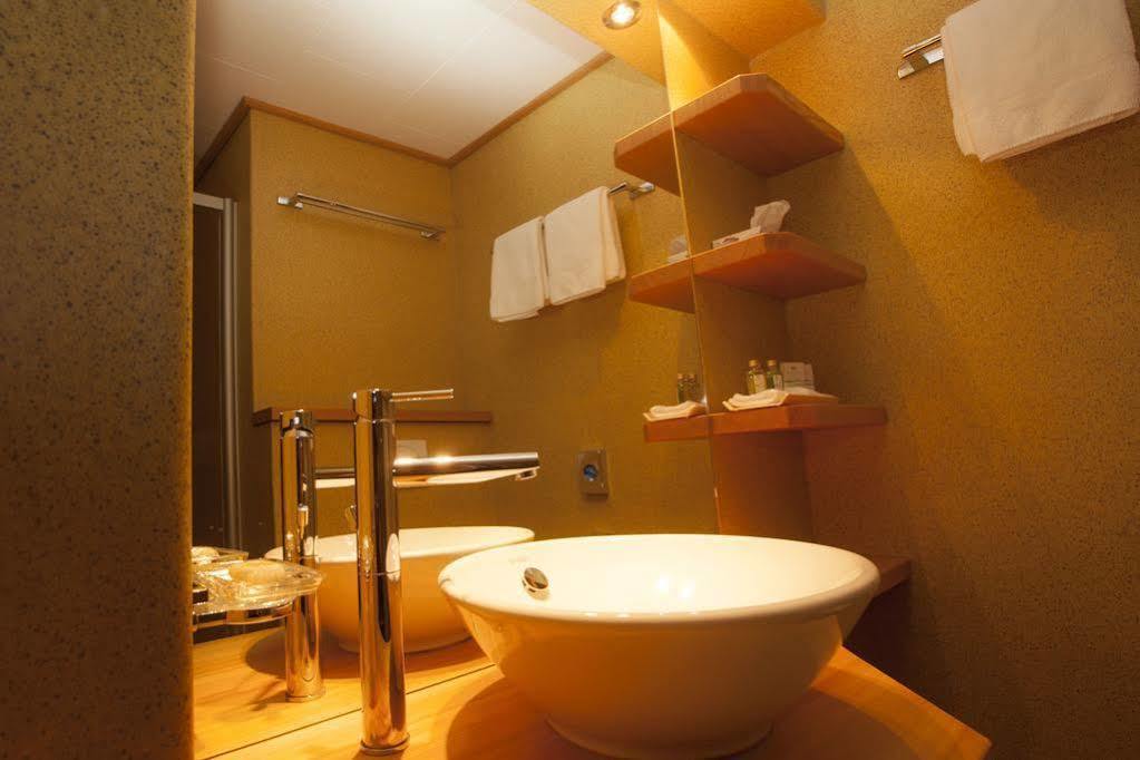 Hotel Aux Mille Etoiles Salvan Экстерьер фото