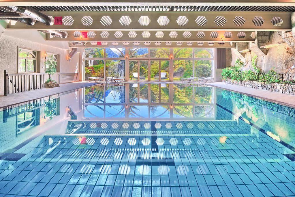 Hotel Aux Mille Etoiles Salvan Экстерьер фото